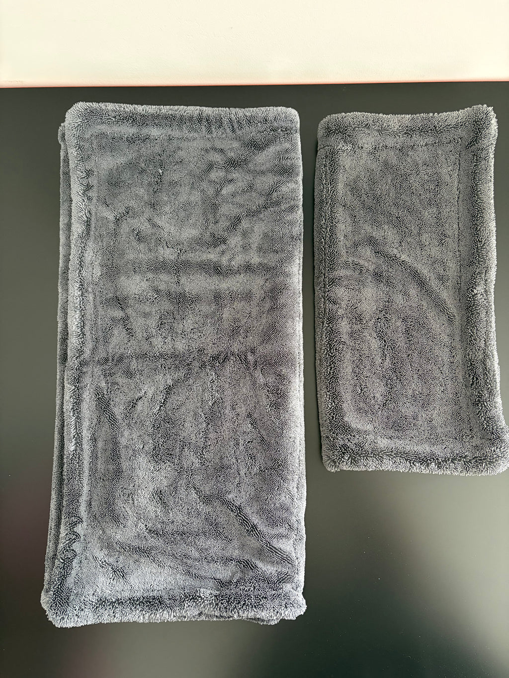 Serviette Microfibre de séchage Twisted Loop 2000GSM LAB514, grise, format 60x90 & 40x40 cm.