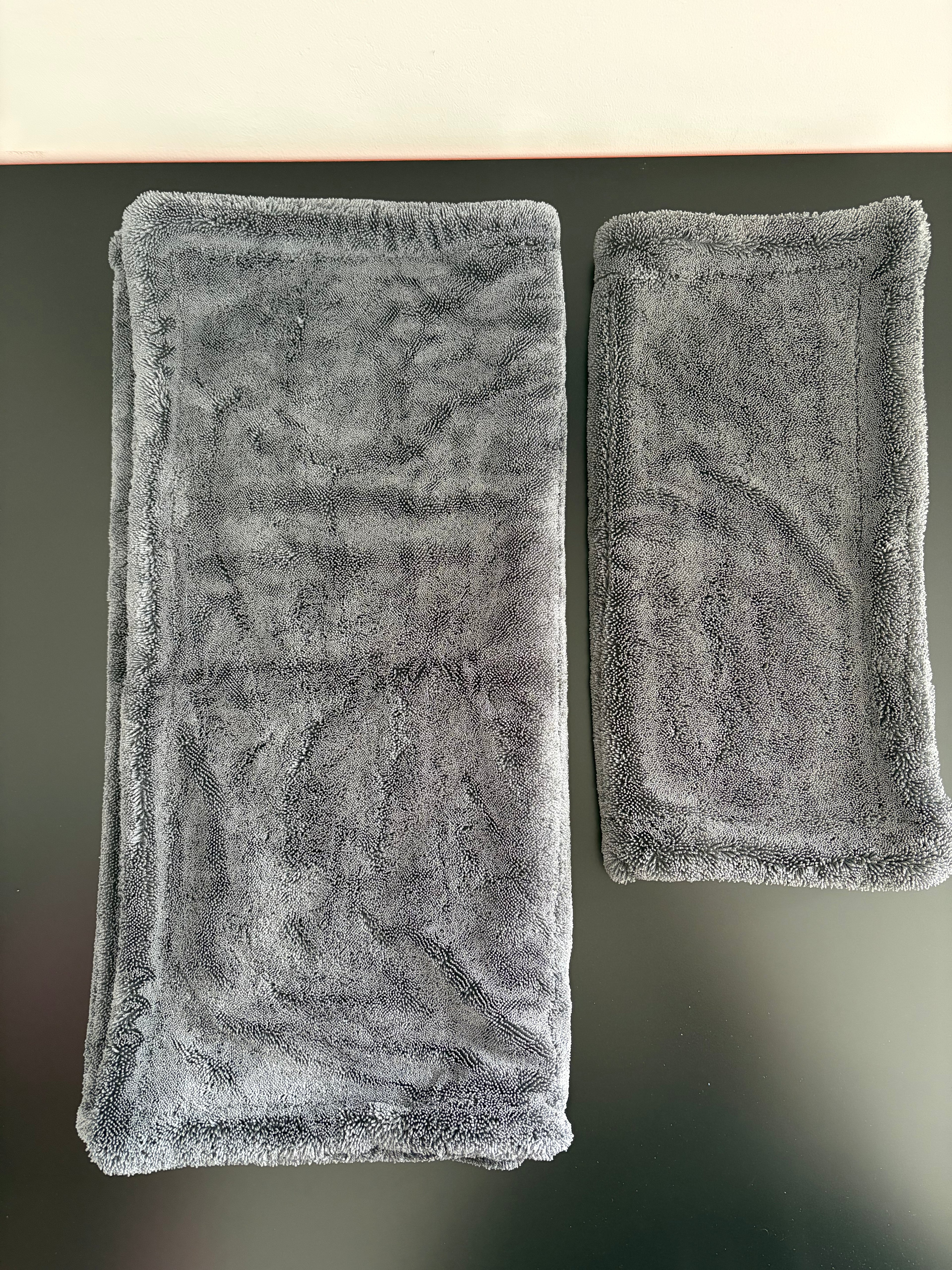 Serviette Microfibre de séchage Twisted Loop 2000GSM LAB514, grise, format 60x90 & 40x40 cm.