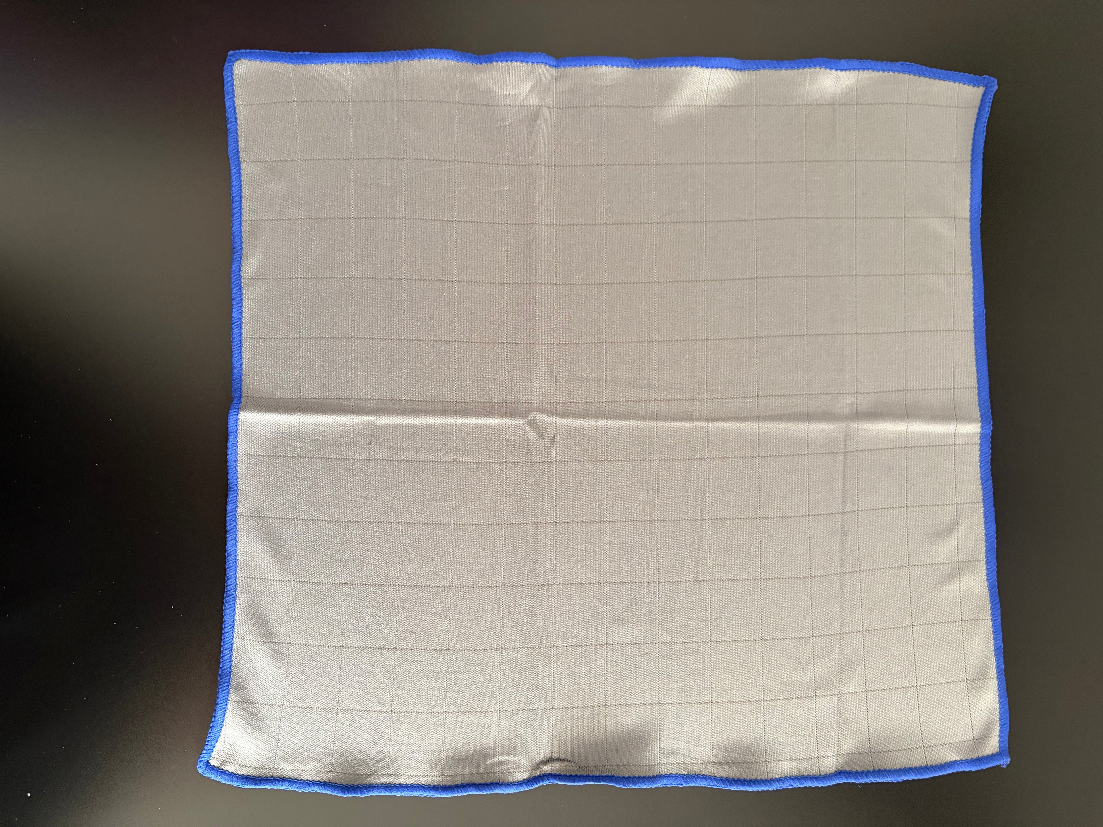 microfibre CARBONE 400GSM LAB514 pour vitres.