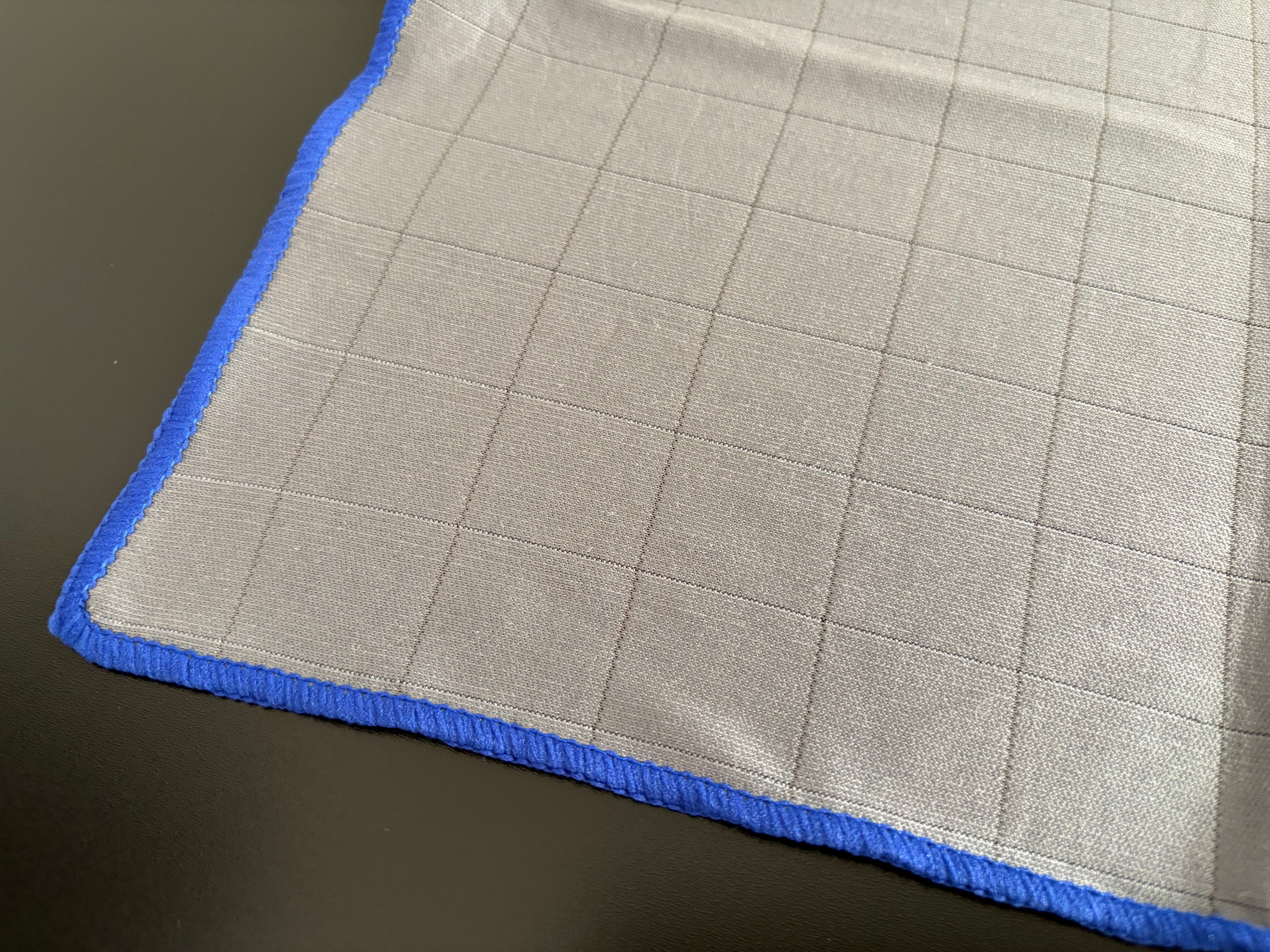 microfibre CARBONE 400GSM LAB514 pour vitres.