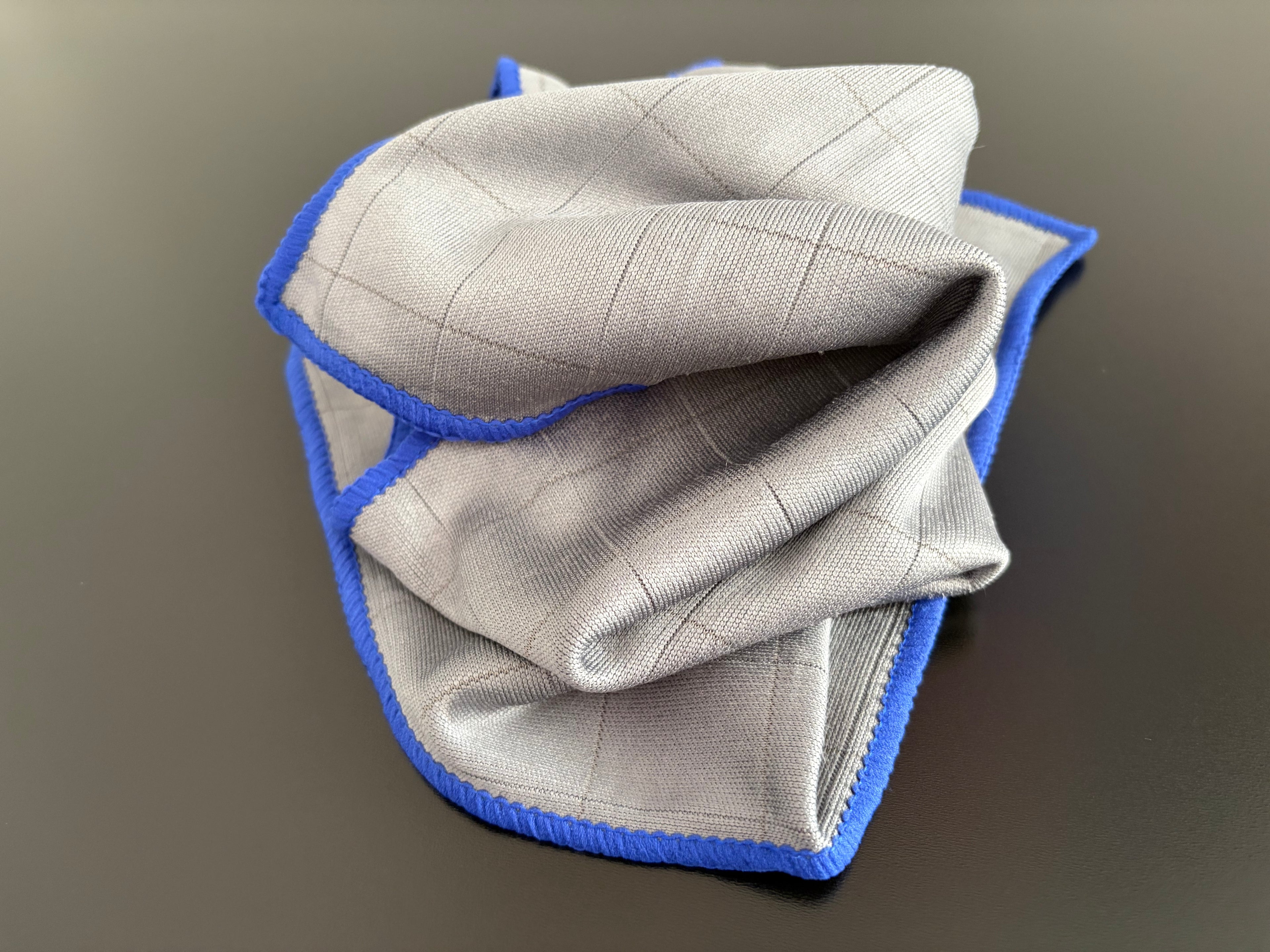 microfibre CARBONE 400GSM LAB514 pour vitres.