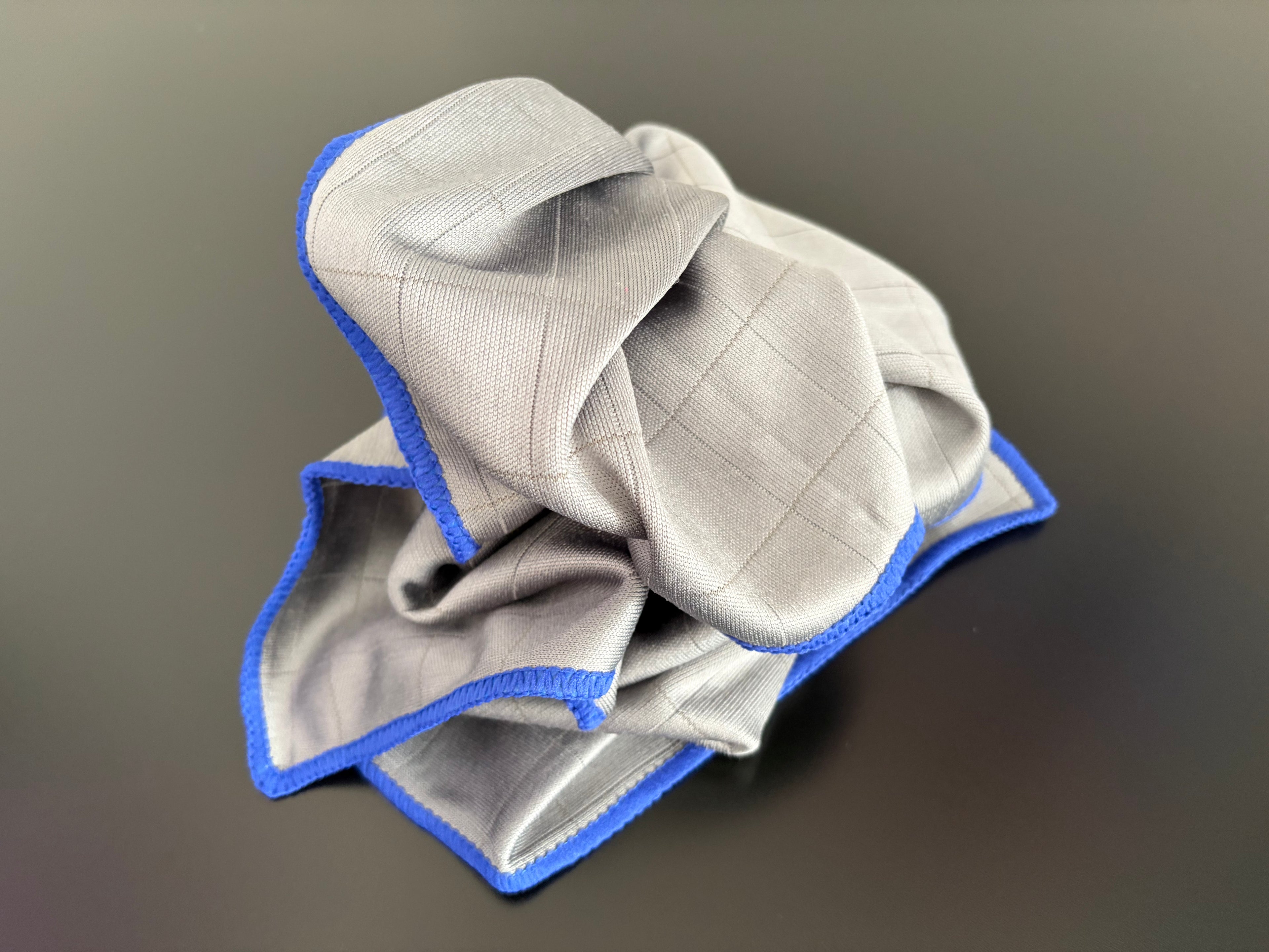 microfibre CARBONE 400GSM LAB514 pour vitres.